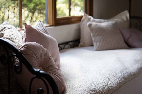 Quelle est la différence entre les couches réutilisables et les couches jetables ?