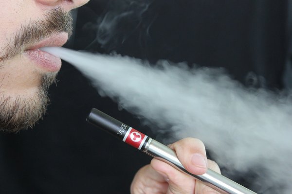 L'évolution de l'e-cigarette : De l'invention à l'innovation
